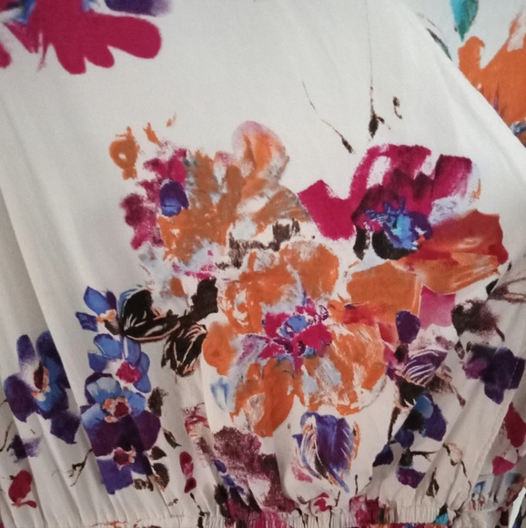 Umgee Bright Floral Bell Sleeve Flowy Romper Cotton Blend Size Medium - Picture 10 of 12